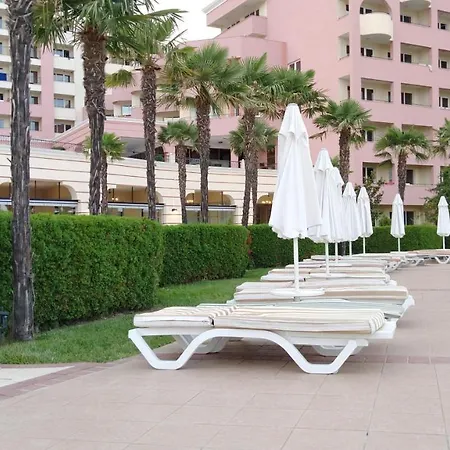 Private Apartment In Sunny Beach شقة *