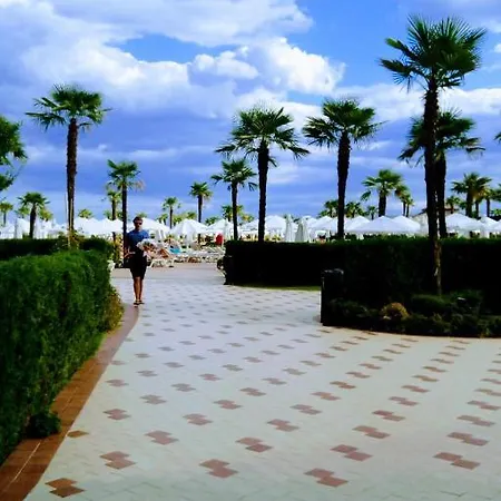 Private Apartment In Sunny Beach شقة *